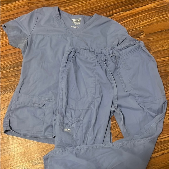 Cherokee Blue Scrub Set - Picture 2 of 3